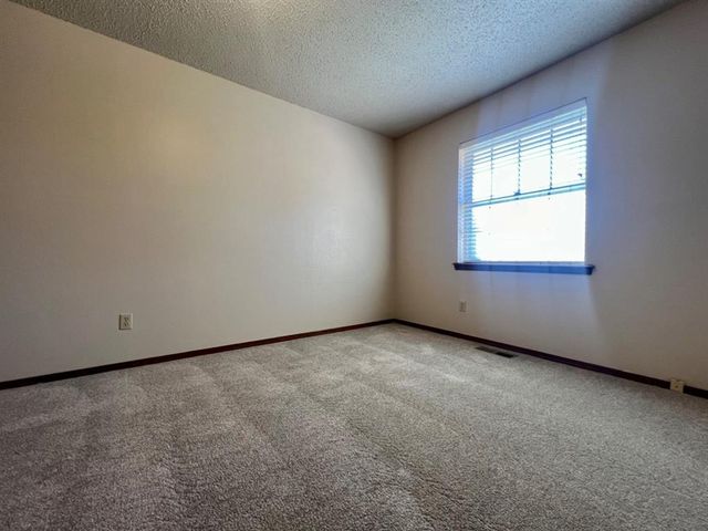 1329 NE 20th Place, Moore, OK 73160