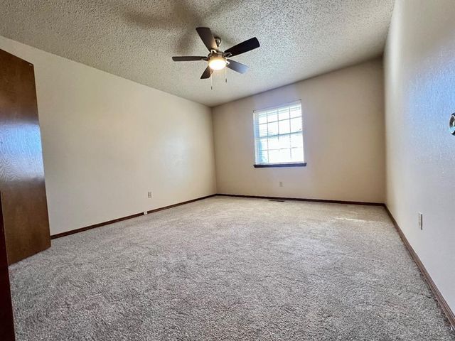 1329 NE 20th Place, Moore, OK 73160