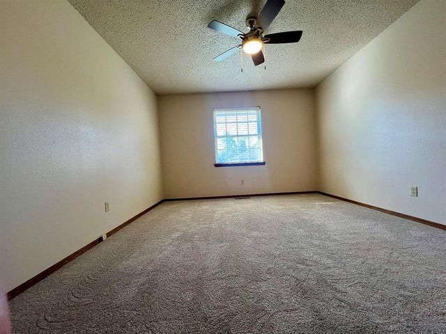 1329 NE 20th Place, Moore, OK 73160