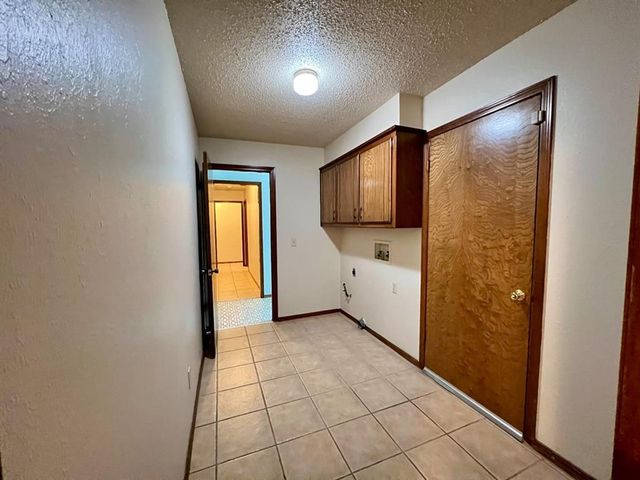 1329 NE 20th Place, Moore, OK 73160