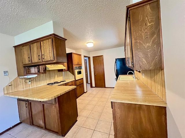 1329 NE 20th Place, Moore, OK 73160