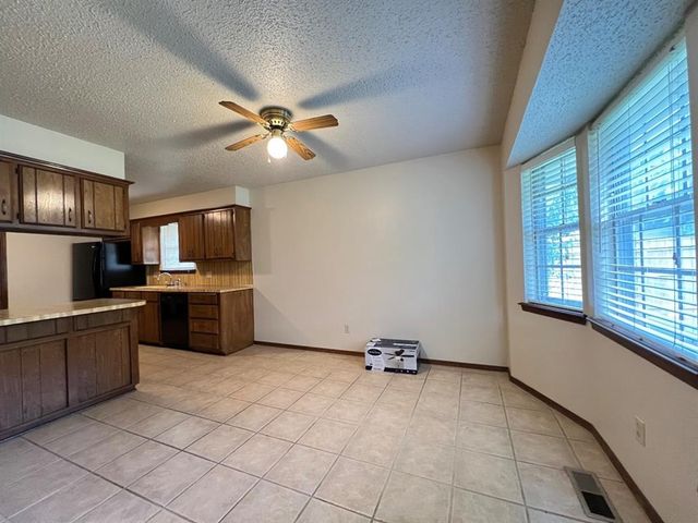 1329 NE 20th Place, Moore, OK 73160