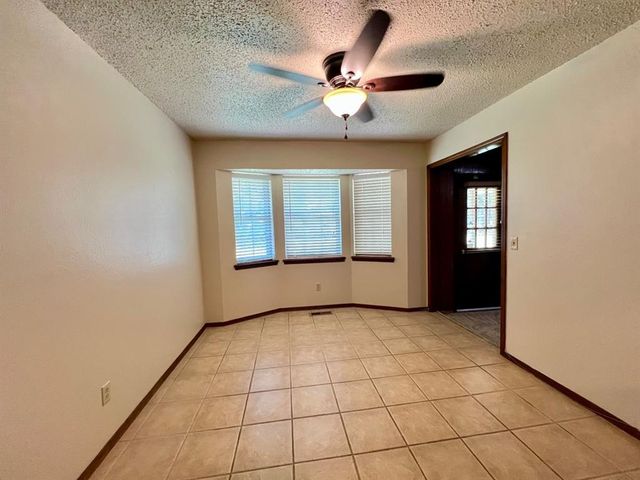 1329 NE 20th Place, Moore, OK 73160