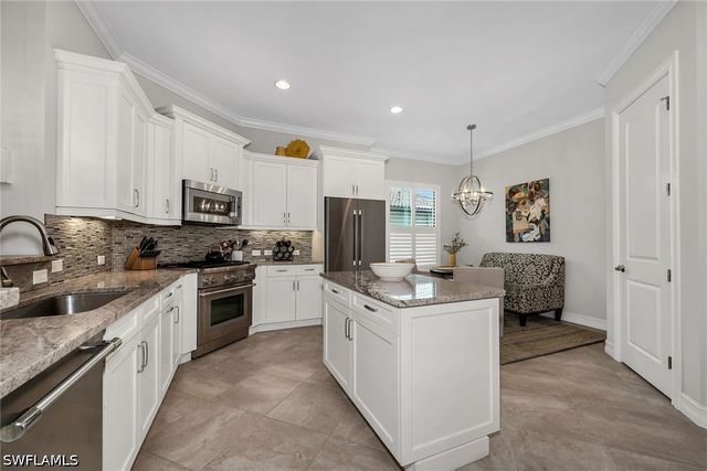 6589 Roma WAY, Naples, FL 34113