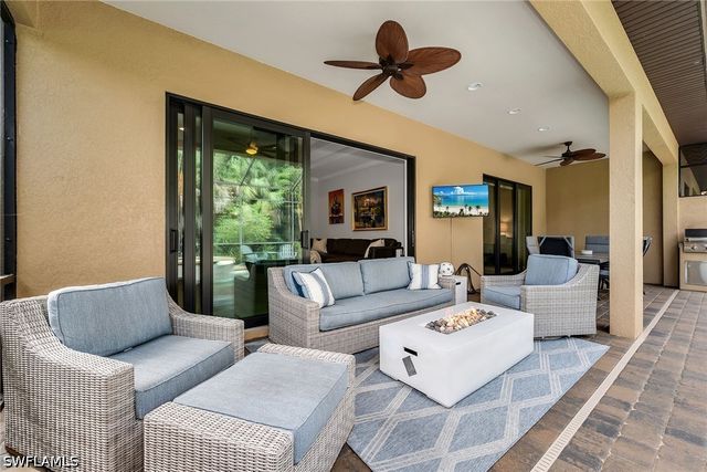 6589 Roma WAY, Naples, FL 34113