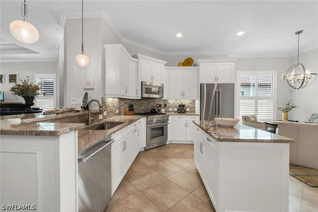 6589 Roma WAY, Naples, FL 34113