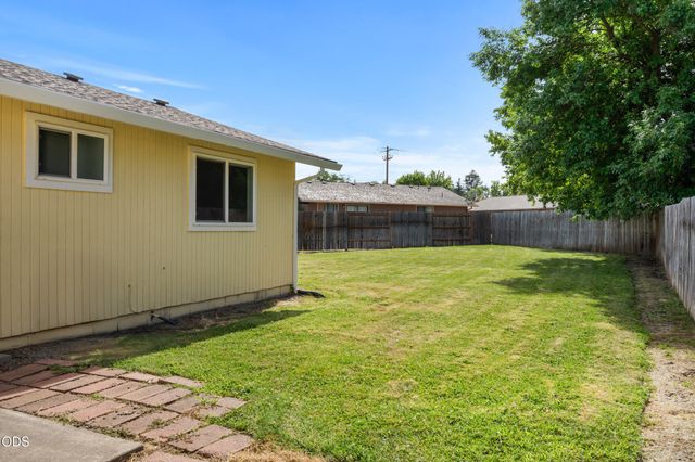 1452 Carolyn Circle, Medford, OR 97504
