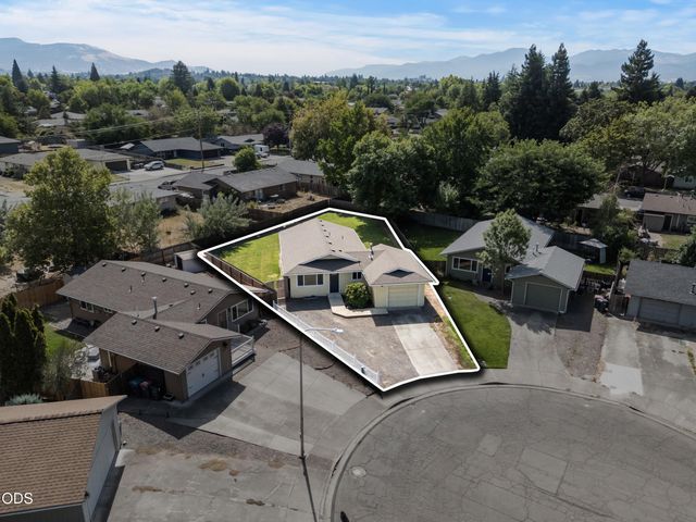 1452 Carolyn Circle, Medford, OR 97504