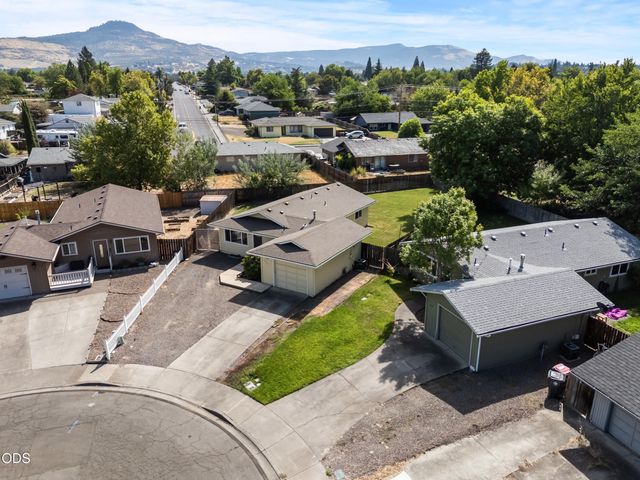 1452 Carolyn Circle, Medford, OR 97504