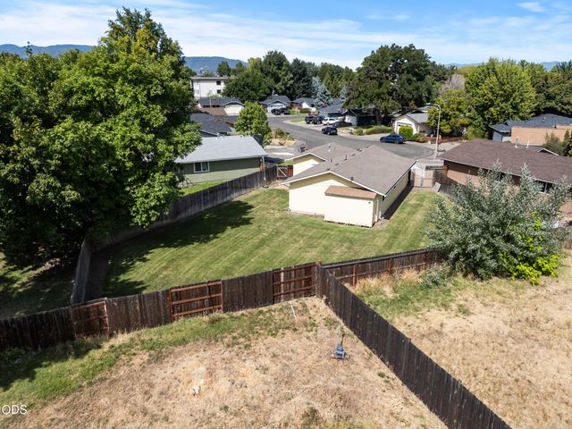 1452 Carolyn Circle, Medford, OR 97504