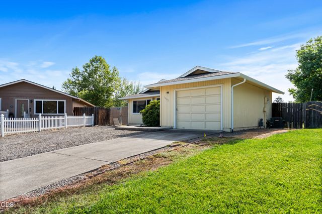 1452 Carolyn Circle, Medford, OR 97504