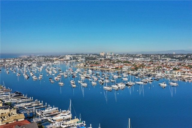 1211 W Bay, Newport Beach, CA 92661
