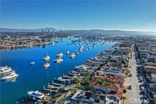 1211 W Bay, Newport Beach, CA 92661