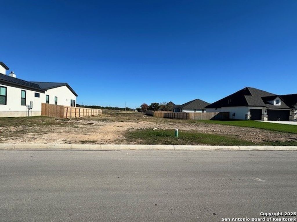 266 Janice Avenue, Castroville, TX 78009