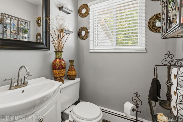 48132 Pheasant Street, Chesterfield Township, MI 48047