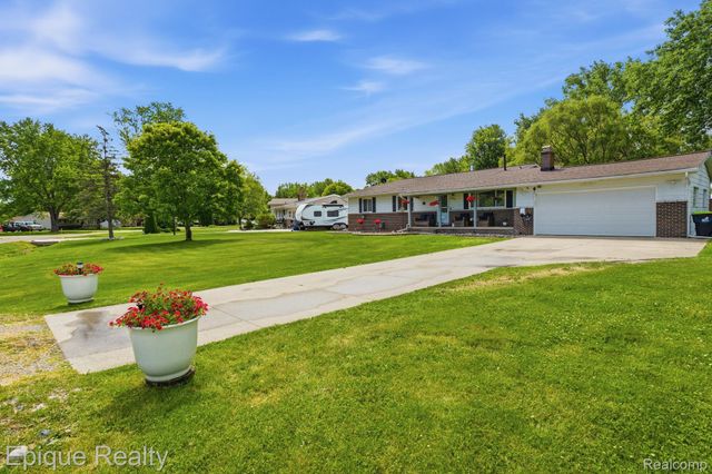 48132 Pheasant Street, Chesterfield Township, MI 48047