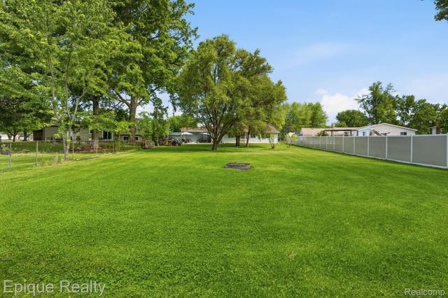 48132 Pheasant Street, Chesterfield Township, MI 48047