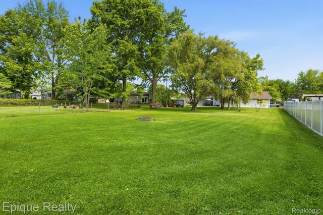 48132 Pheasant Street, Chesterfield Township, MI 48047