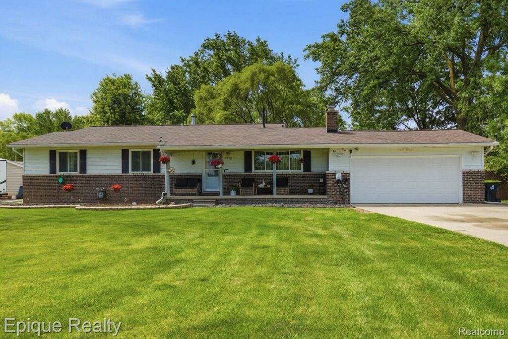 48132 Pheasant Street, Chesterfield Township, MI 48047