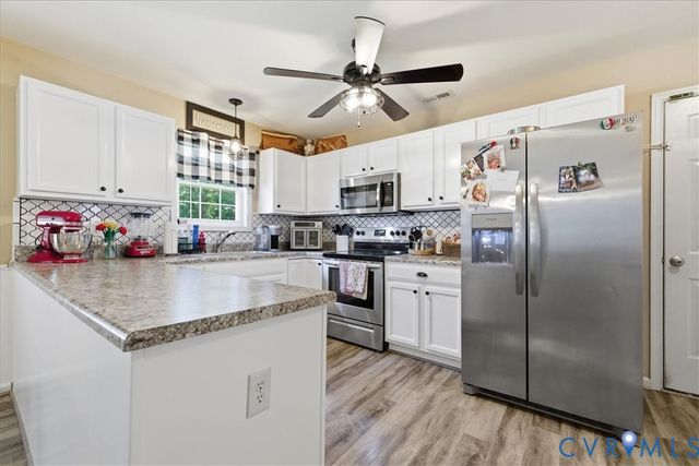 3136 Popular View Pl, Chester, VA 23831