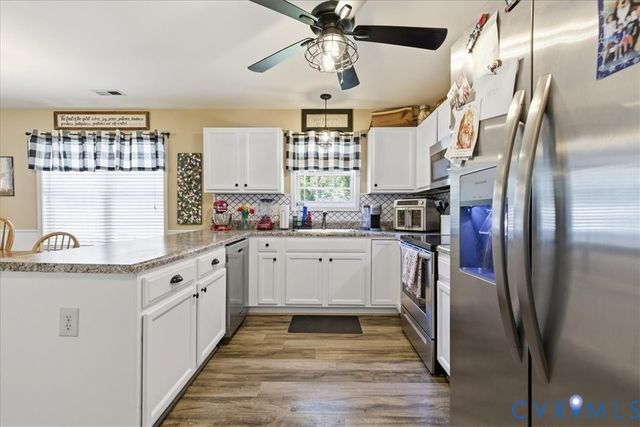 3136 Popular View Pl, Chester, VA 23831