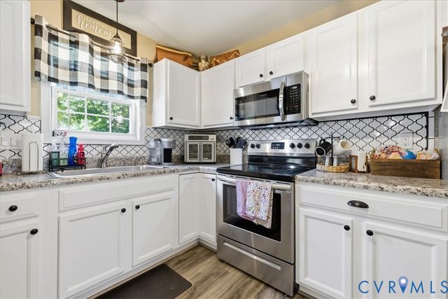 3136 Popular View Pl, Chester, VA 23831