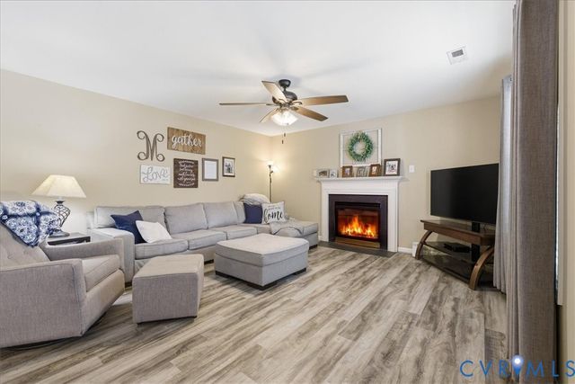 3136 Popular View Pl, Chester, VA 23831
