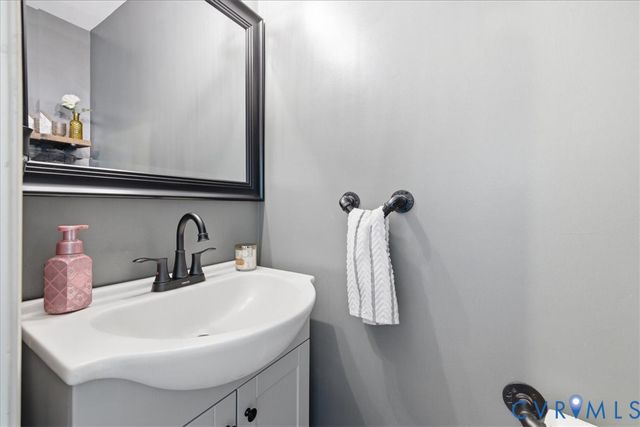 3136 Popular View Pl, Chester, VA 23831