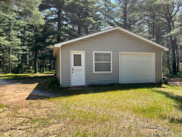 932 10th Avenue, Hancock, WI 54943