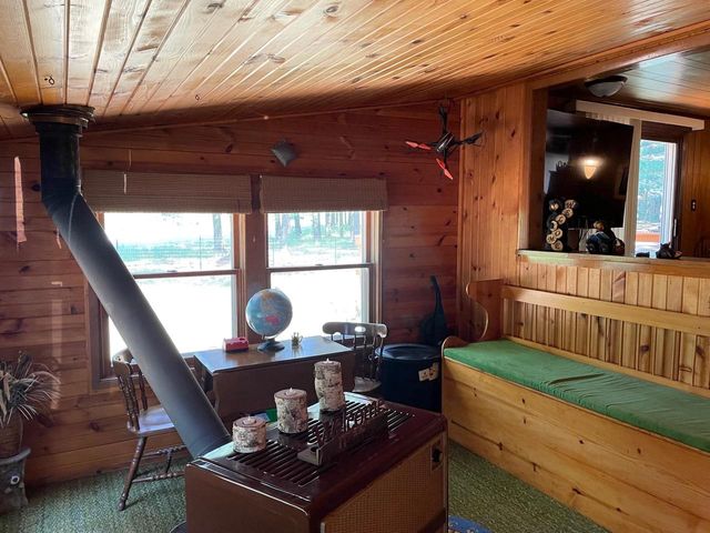 932 10th Avenue, Hancock, WI 54943