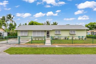 516 S 13th Court, Lantana, FL 33462