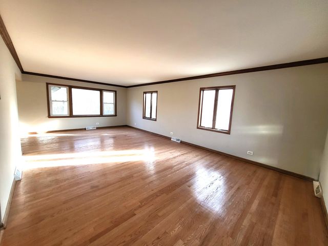 725 Braemar Road, Flossmoor, IL 60422