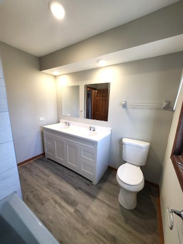 725 Braemar Road, Flossmoor, IL 60422