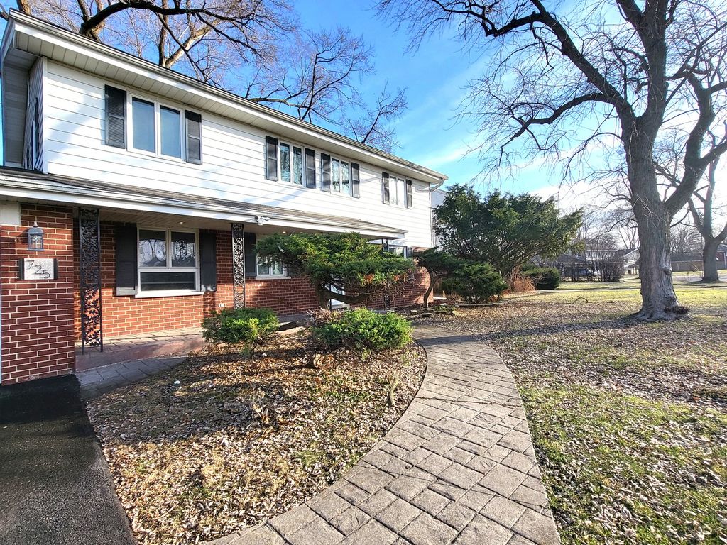 725 Braemar Road, Flossmoor, IL 60422