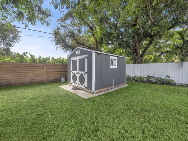 520 NE 135th Street, North Miami, FL 33161