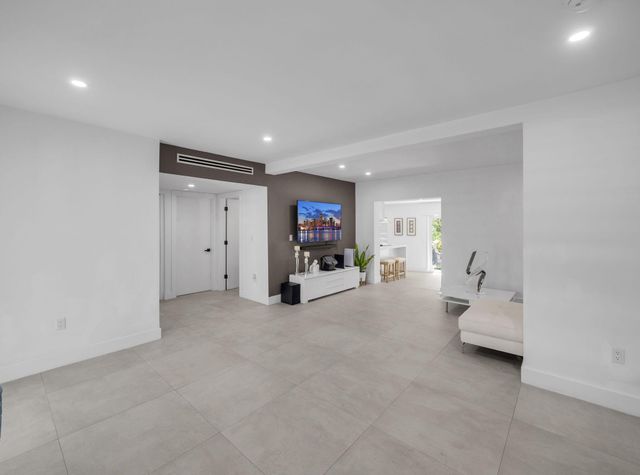 520 NE 135th Street, North Miami, FL 33161