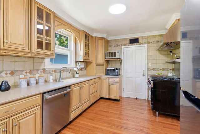 3010 Alameda De Las Pulgas, San Mateo, CA 94403
