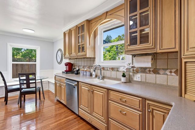 3010 Alameda De Las Pulgas, San Mateo, CA 94403