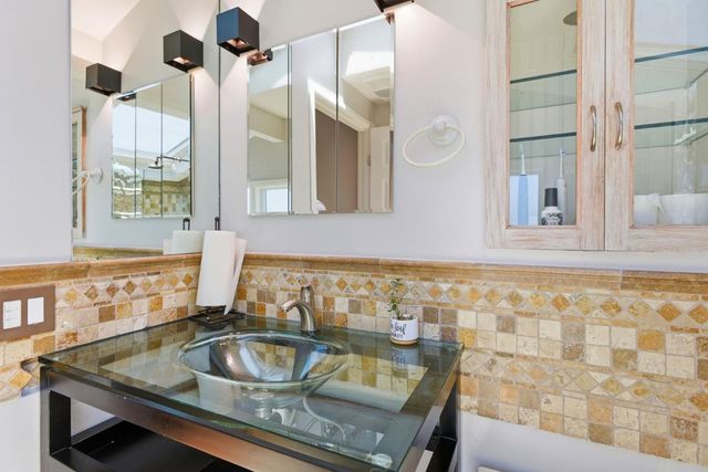 3010 Alameda De Las Pulgas, San Mateo, CA 94403
