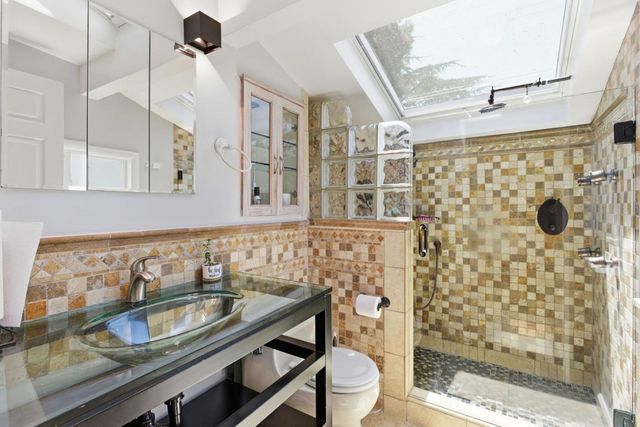 3010 Alameda De Las Pulgas, San Mateo, CA 94403