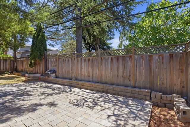 3010 Alameda De Las Pulgas, San Mateo, CA 94403