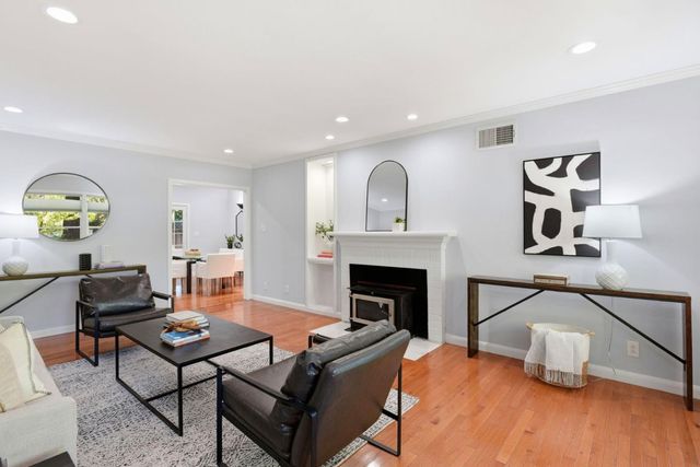 3010 Alameda De Las Pulgas, San Mateo, CA 94403