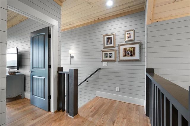 207 Utana Bluffs Trail, Ellijay, GA 30540