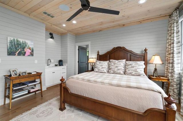 207 Utana Bluffs Trail, Ellijay, GA 30540