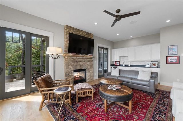 207 Utana Bluffs Trail, Ellijay, GA 30540