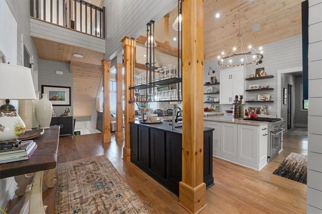 207 Utana Bluffs Trail, Ellijay, GA 30540