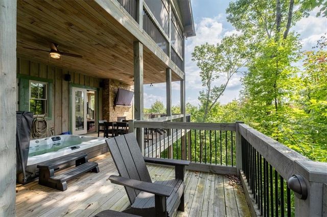 207 Utana Bluffs Trail, Ellijay, GA 30540