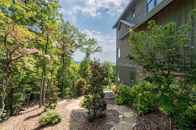 207 Utana Bluffs Trail, Ellijay, GA 30540