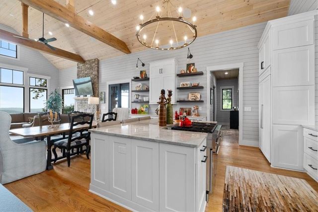 207 Utana Bluffs Trail, Ellijay, GA 30540