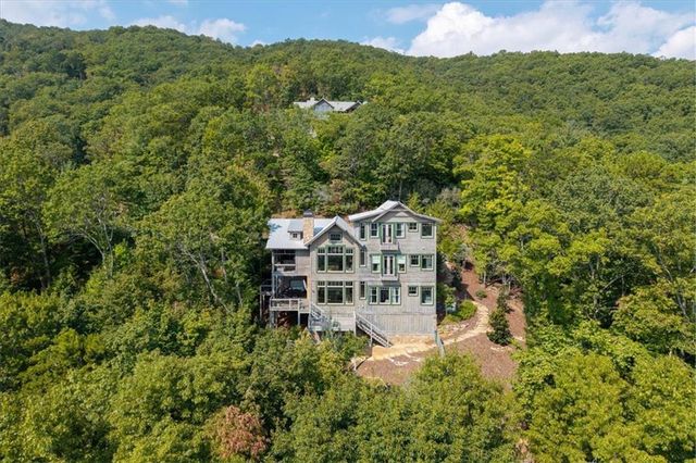 207 Utana Bluffs Trail, Ellijay, GA 30540